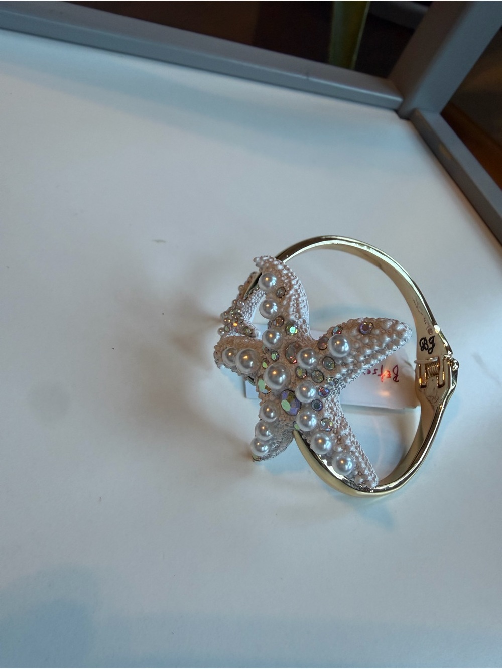 Betsey Johnson Crystal & Pearl Starfish Bracelet - Gold Tone - Picture 3 of 5